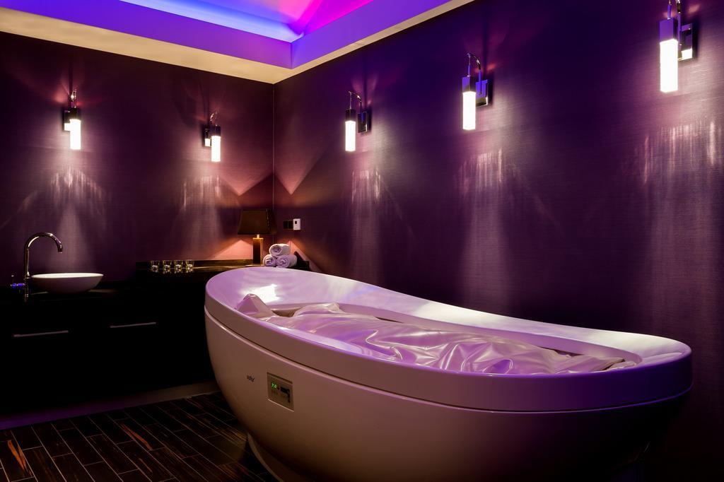 Hotel Uroczysko Cedzyna エクステリア 写真