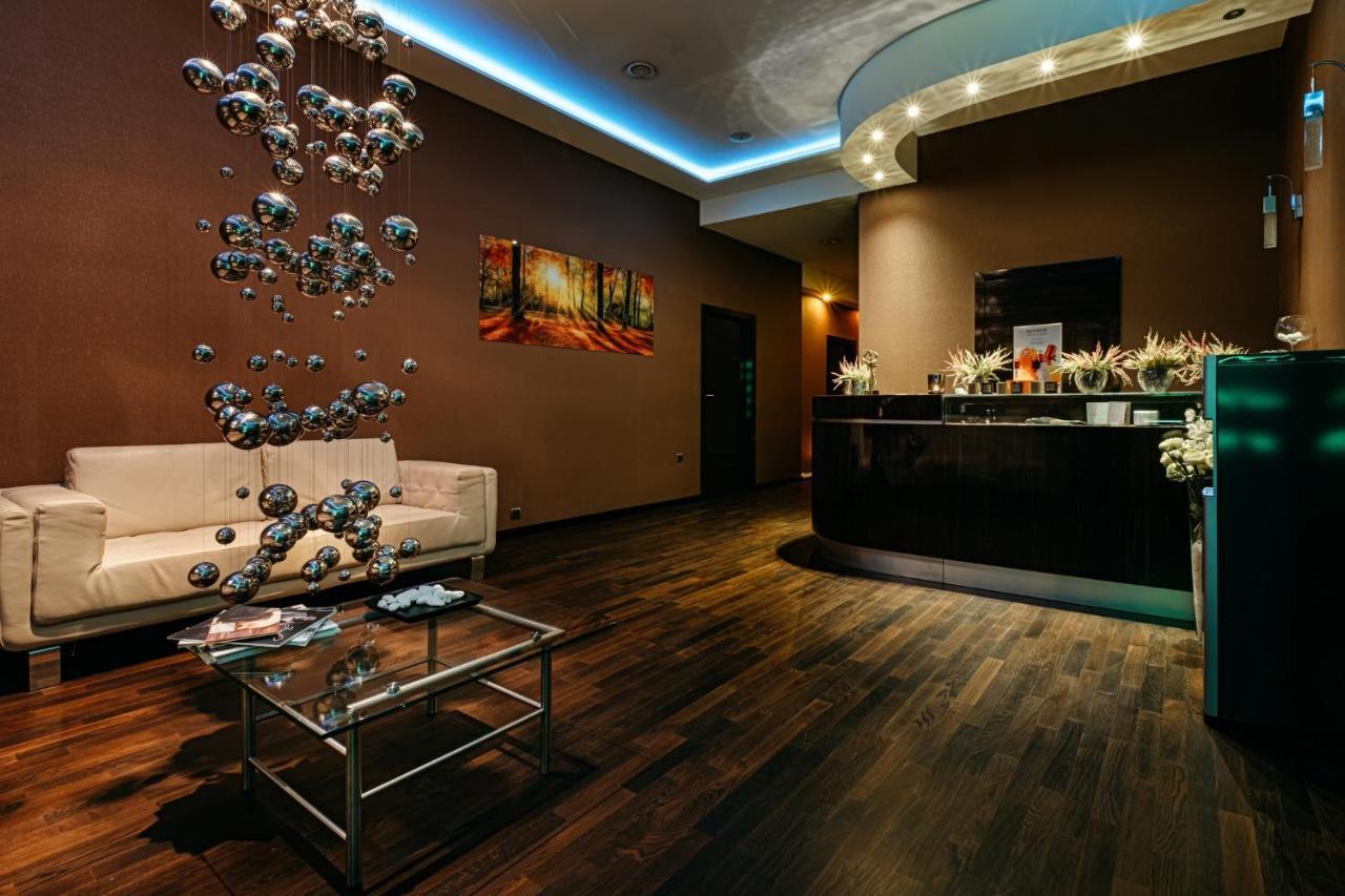 Hotel Uroczysko Cedzyna エクステリア 写真