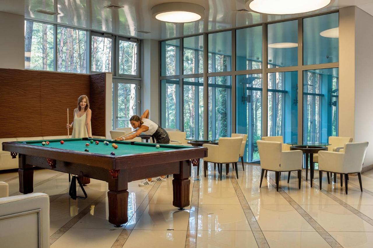 Hotel Uroczysko Cedzyna エクステリア 写真