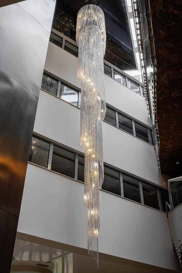 Hotel Uroczysko Cedzyna エクステリア 写真