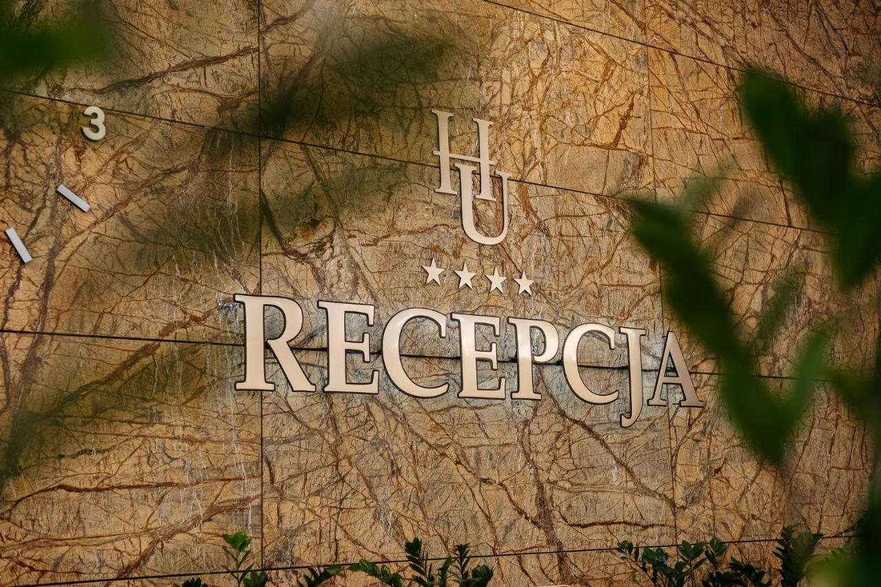 Hotel Uroczysko Cedzyna エクステリア 写真