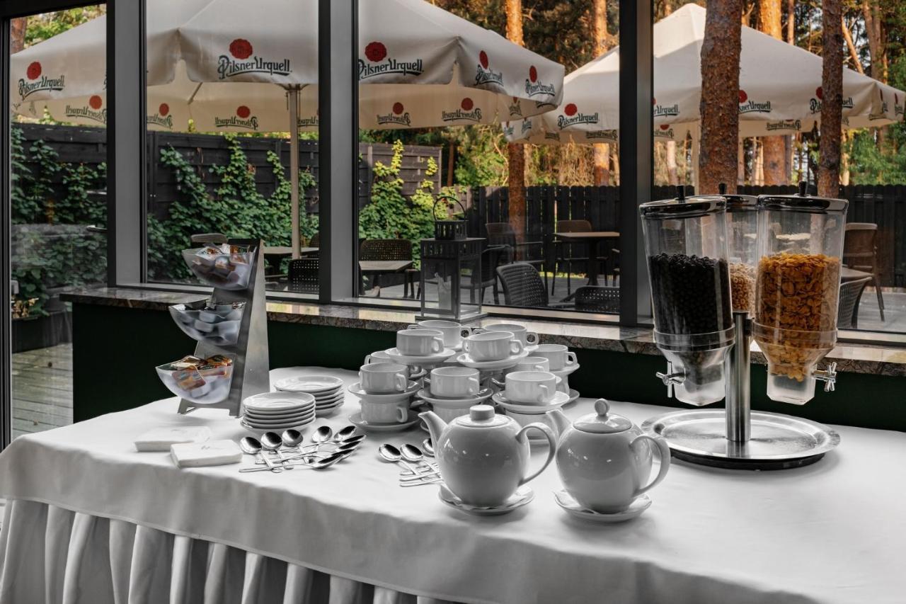 Hotel Uroczysko Cedzyna エクステリア 写真